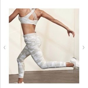 Athleta | Camo Contender 7/8 Tight Powerlift in taupe size x small